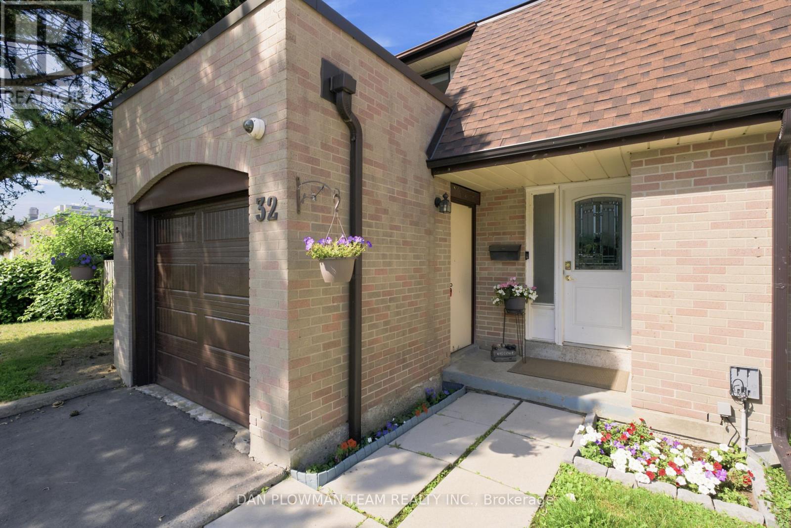 32 - 11 Livonia Place, Toronto (morningside), Ontario