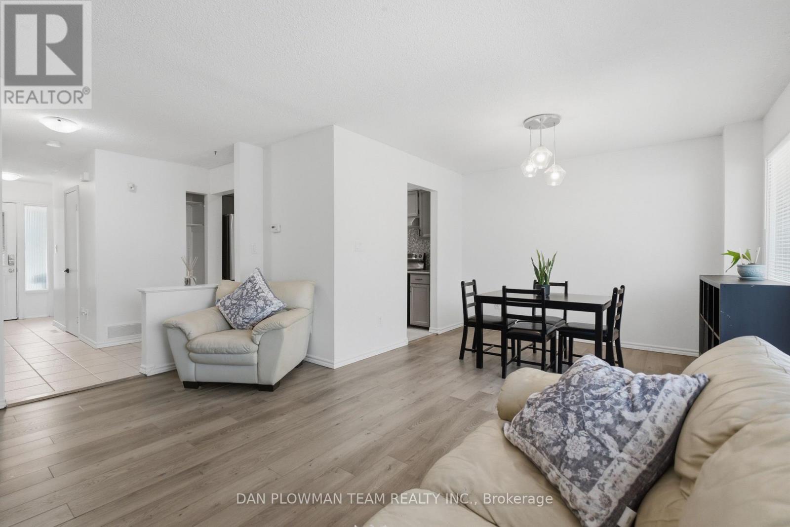 32 - 11 Livonia Place, Toronto (morningside), Ontario