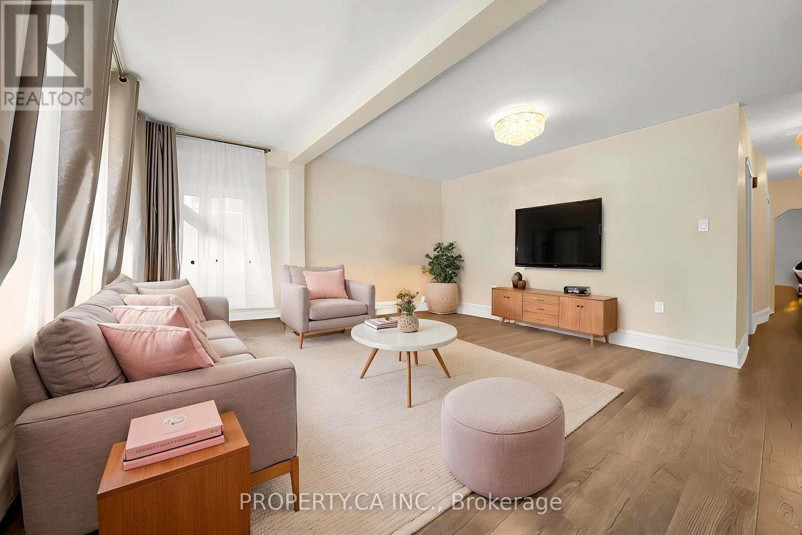 285 Robina Avenue, Toronto (oakwood Village), Ontario