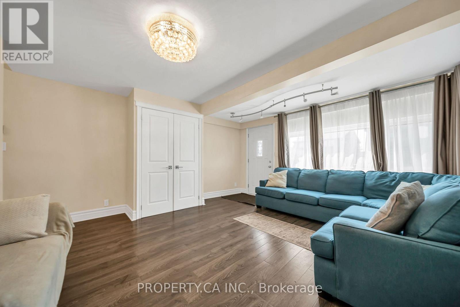 285 Robina Avenue, Toronto (oakwood Village), Ontario