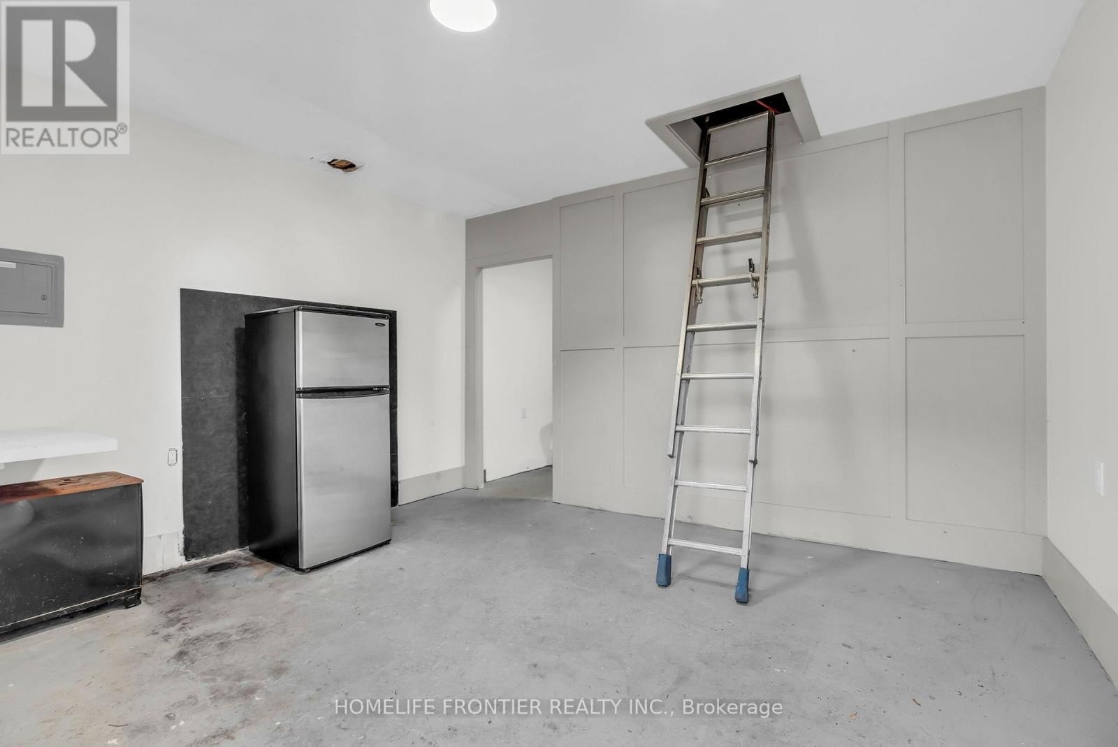 61 Sundial Crescent, Toronto (victoria Village), Ontario