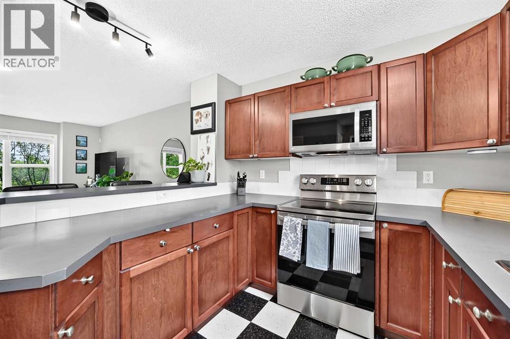 22 Everwillow Circle Sw, Calgary, Alberta