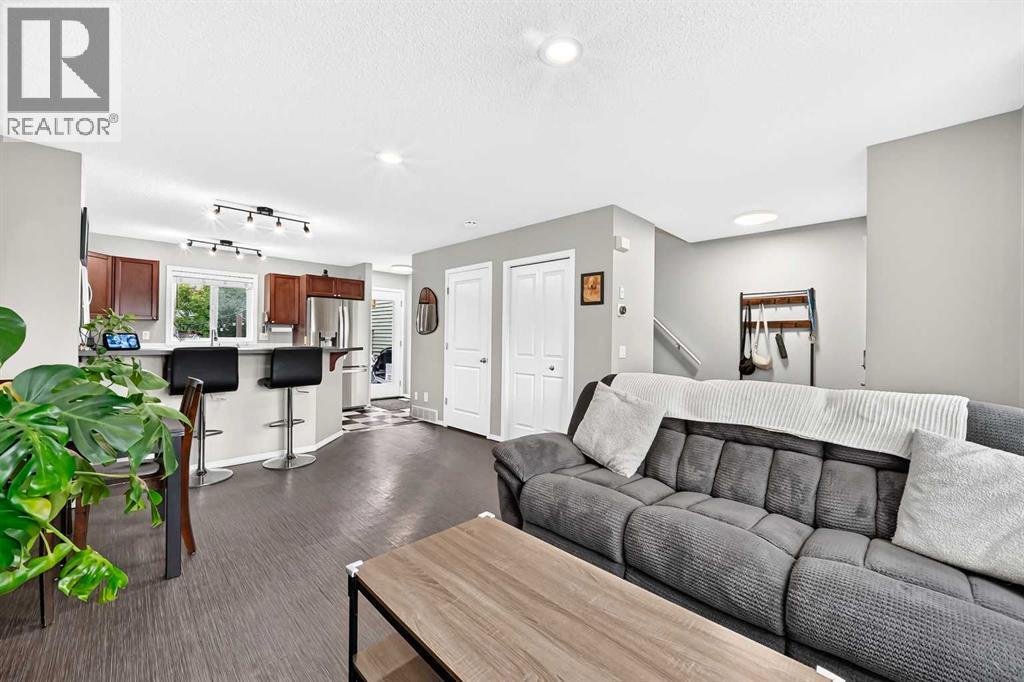 22 Everwillow Circle Sw, Calgary, Alberta