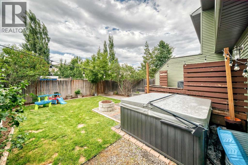 22 Everwillow Circle Sw, Calgary, Alberta