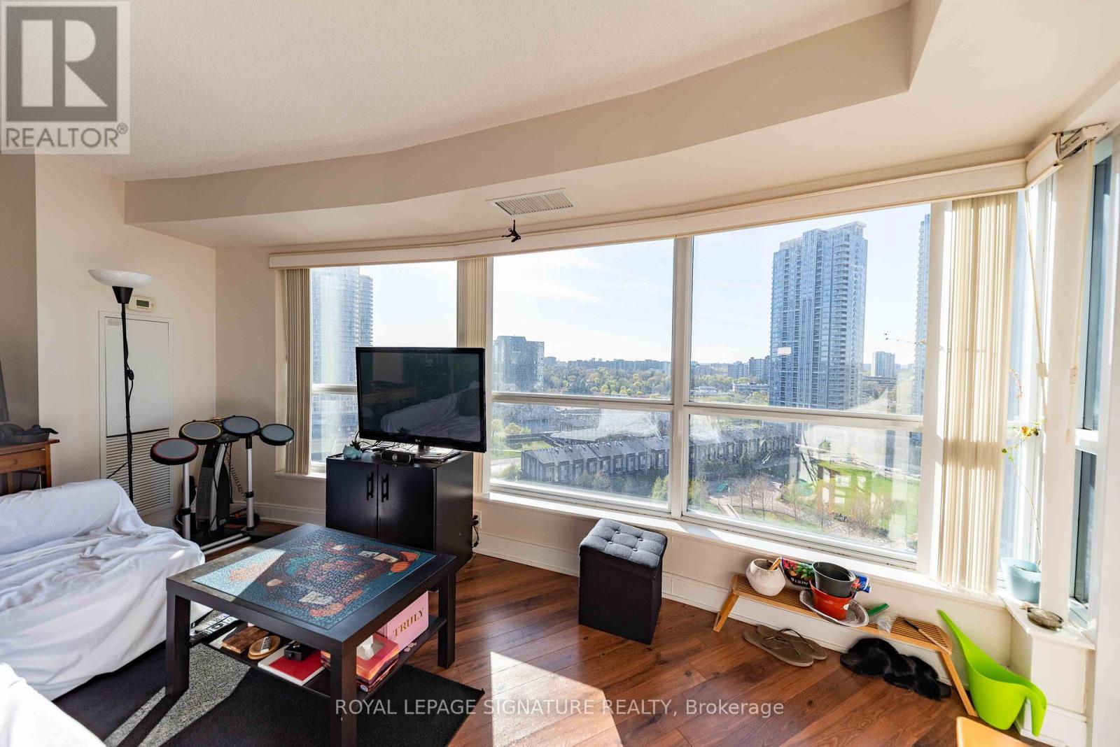 1423 - 135 Village Green Square, Toronto (agincourt South-malvern West), Ontario