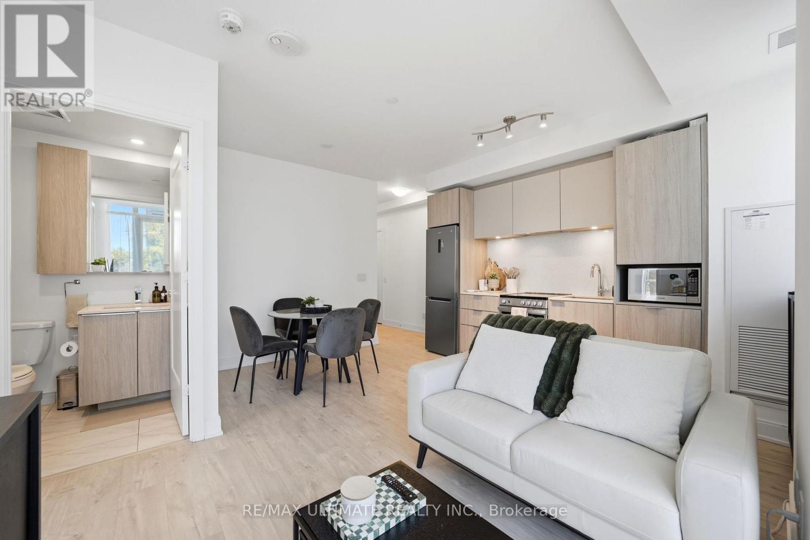 402 - 70 Annie Craig Drive, Toronto (mimico), Ontario
