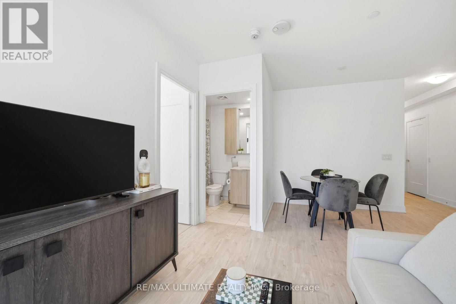 402 - 70 Annie Craig Drive, Toronto (mimico), Ontario
