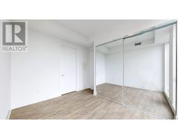 2004 - 480 FRONT STREET W