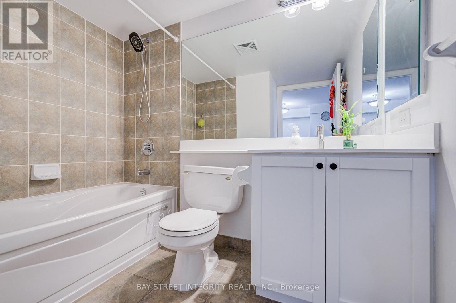 1318 - 25 Greenview Avenue, Toronto (newtonbrook West), Ontario