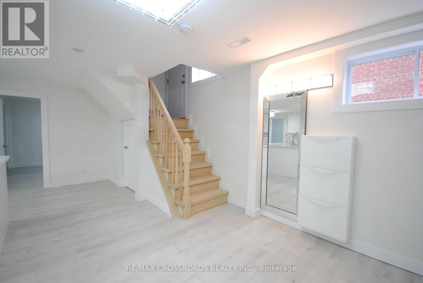 25 Arbutus Crescent, Toronto (dorset Park), Ontario