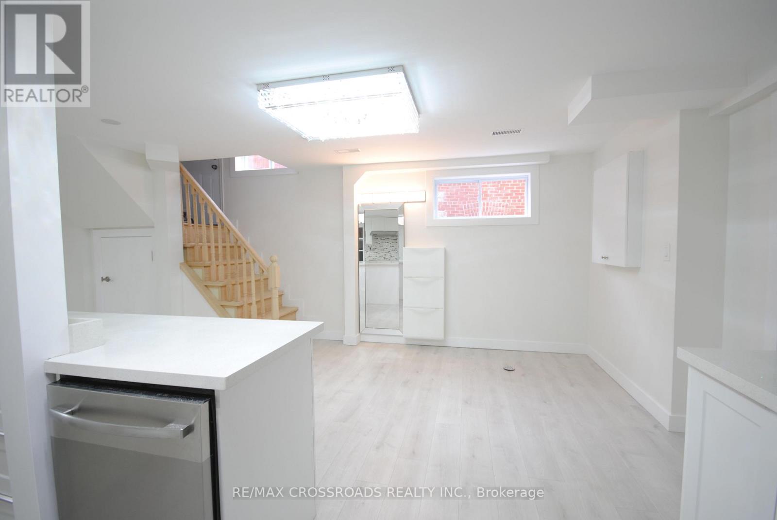 25 Arbutus Crescent, Toronto (dorset Park), Ontario