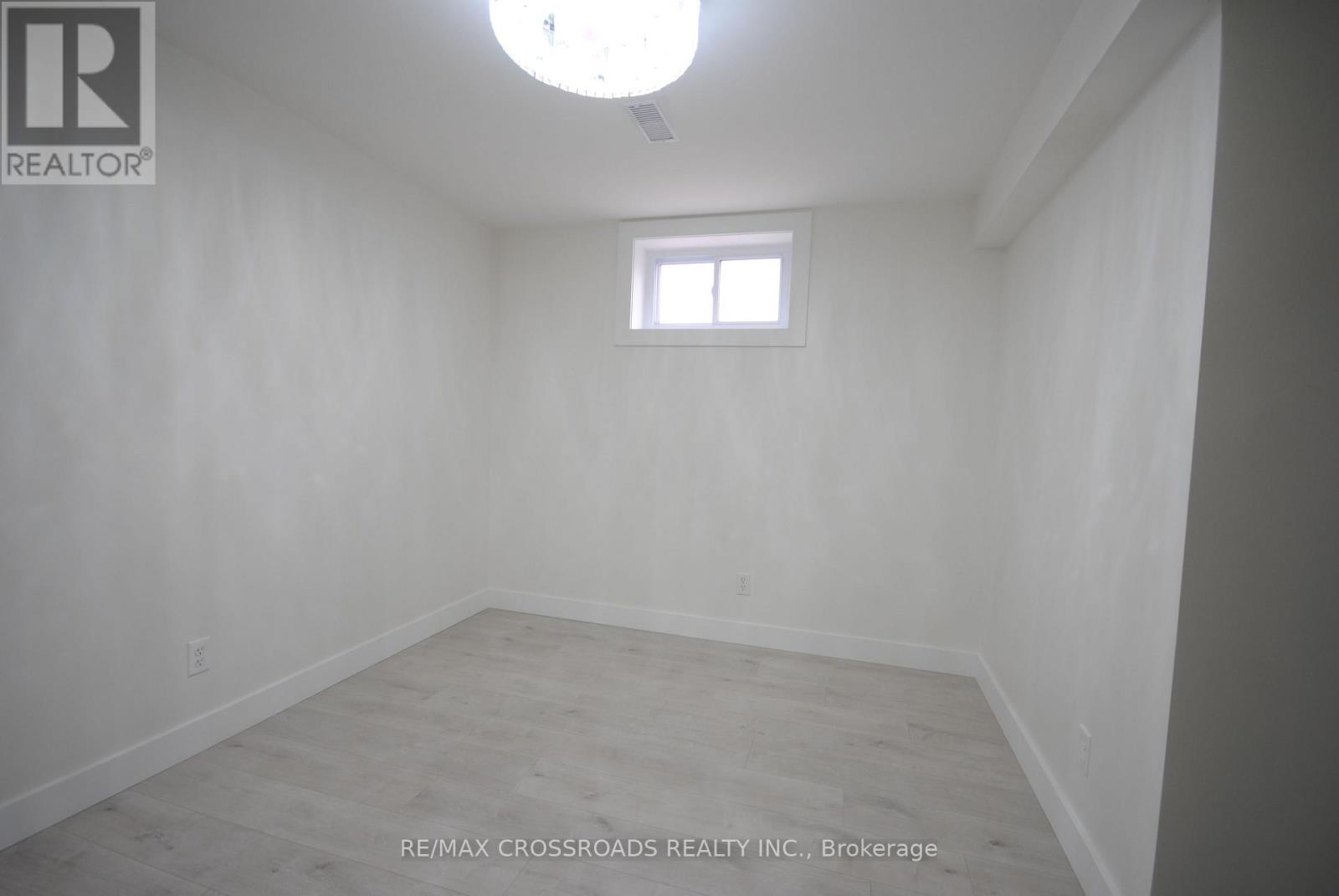 25 Arbutus Crescent, Toronto (dorset Park), Ontario