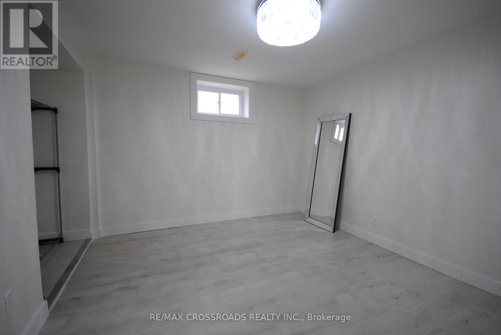 25 Arbutus Crescent, Toronto (dorset Park), Ontario