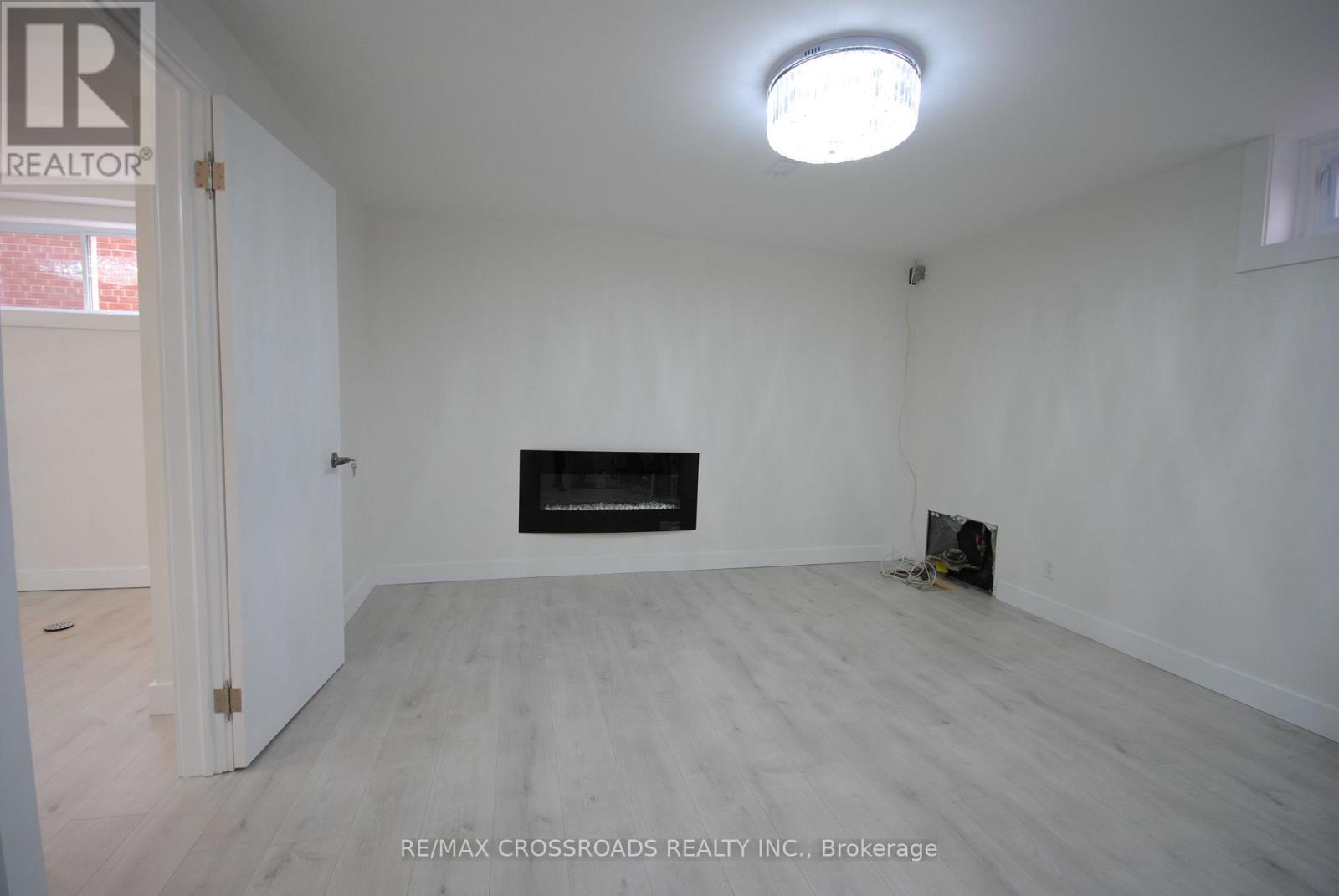 25 Arbutus Crescent, Toronto (dorset Park), Ontario