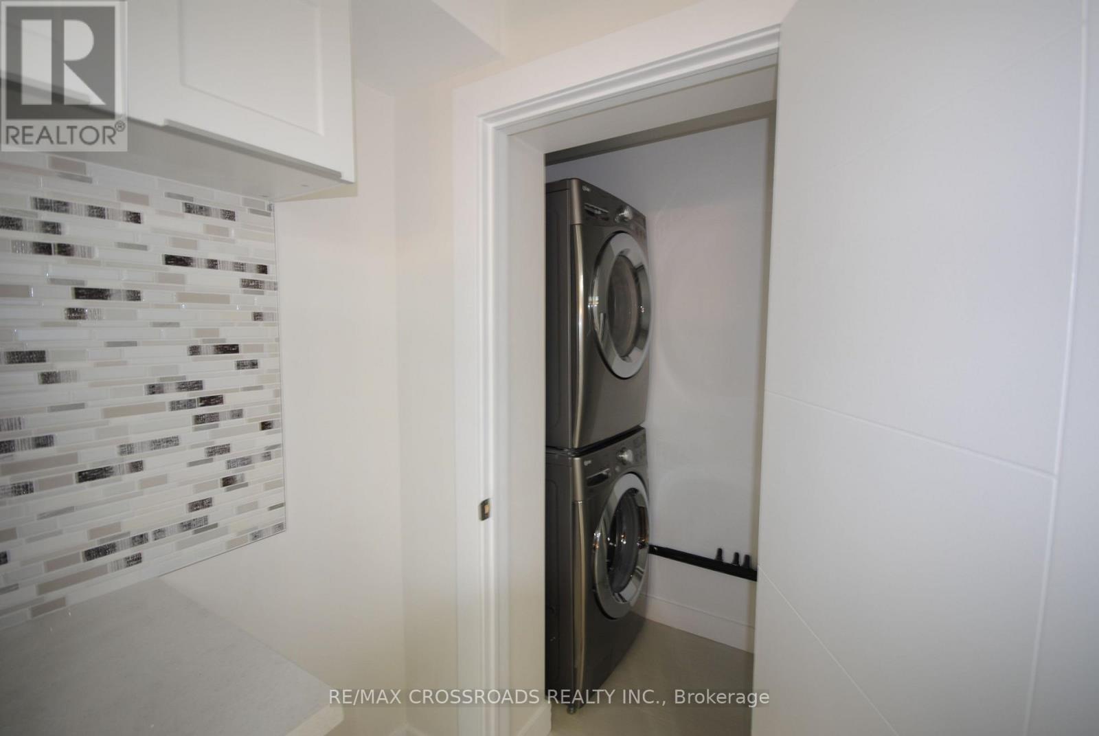 25 Arbutus Crescent, Toronto (dorset Park), Ontario
