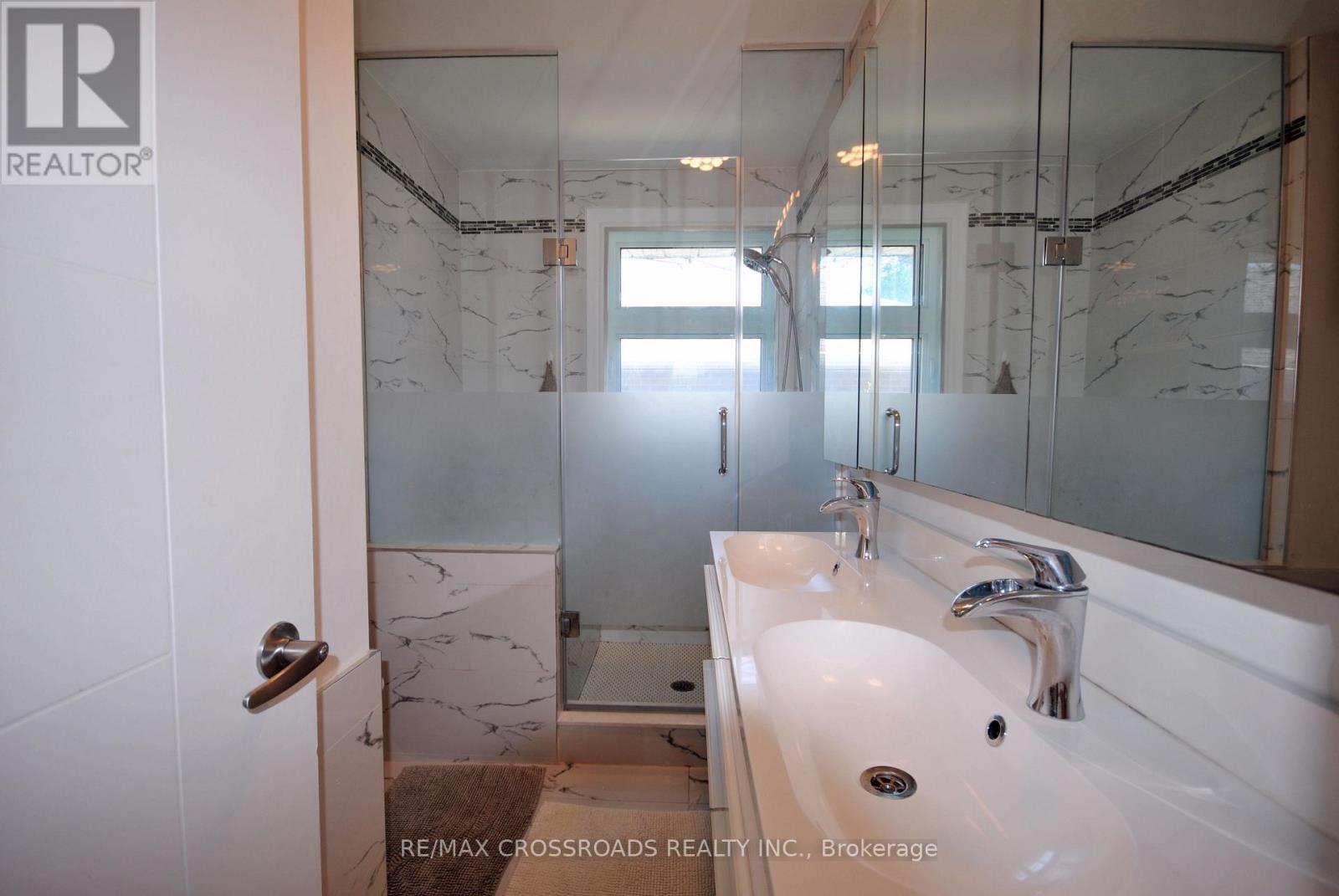 25 Arbutus Crescent, Toronto (dorset Park), Ontario
