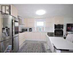 25 ARBUTUS CRESCENT