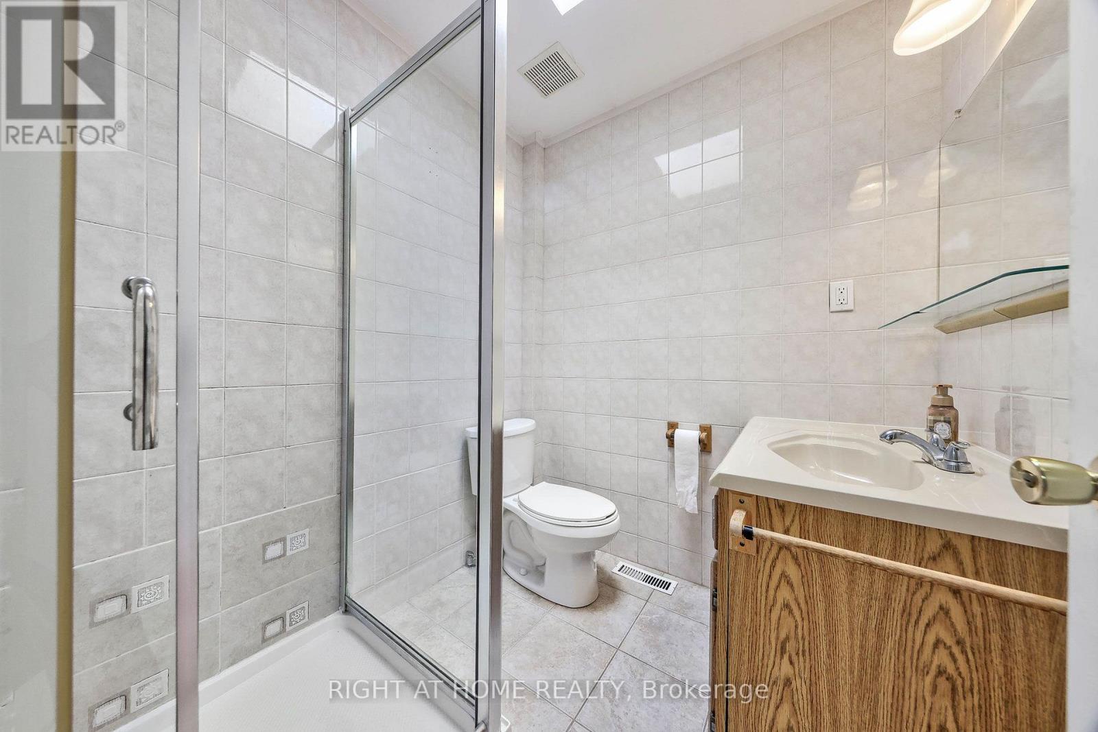 243 Coleridge Avenue, Toronto (woodbine-lumsden), Ontario