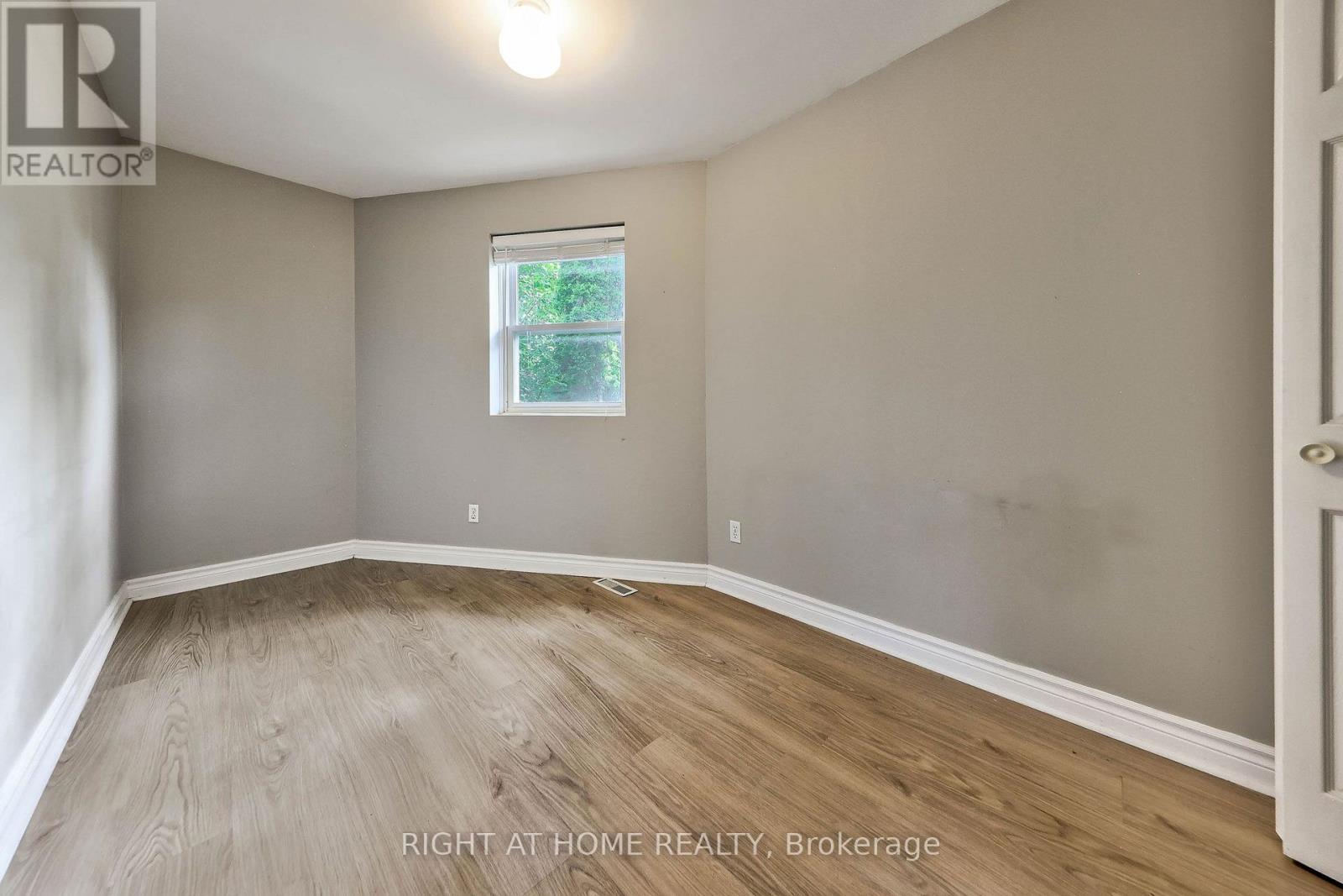 243 Coleridge Avenue, Toronto (woodbine-lumsden), Ontario