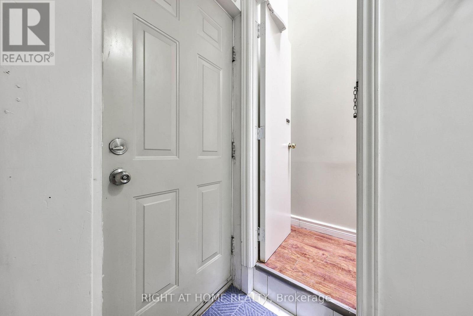 243 Coleridge Avenue, Toronto (woodbine-lumsden), Ontario