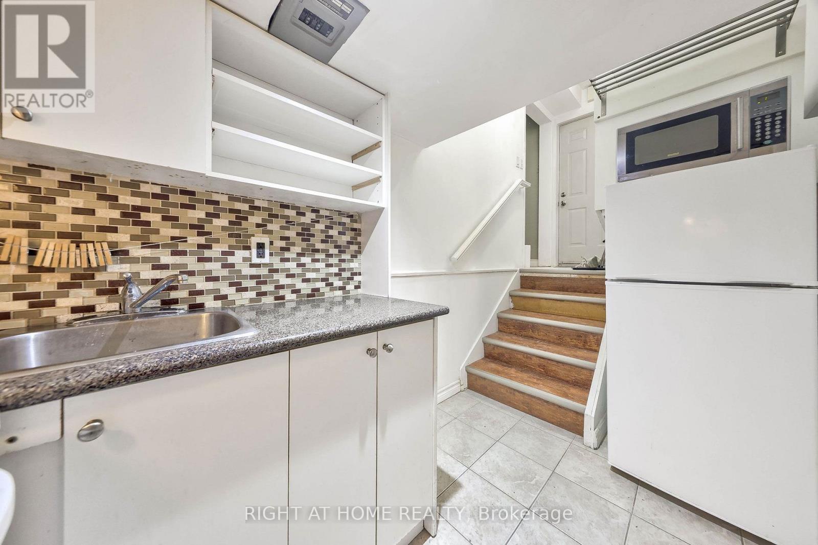243 Coleridge Avenue, Toronto (woodbine-lumsden), Ontario