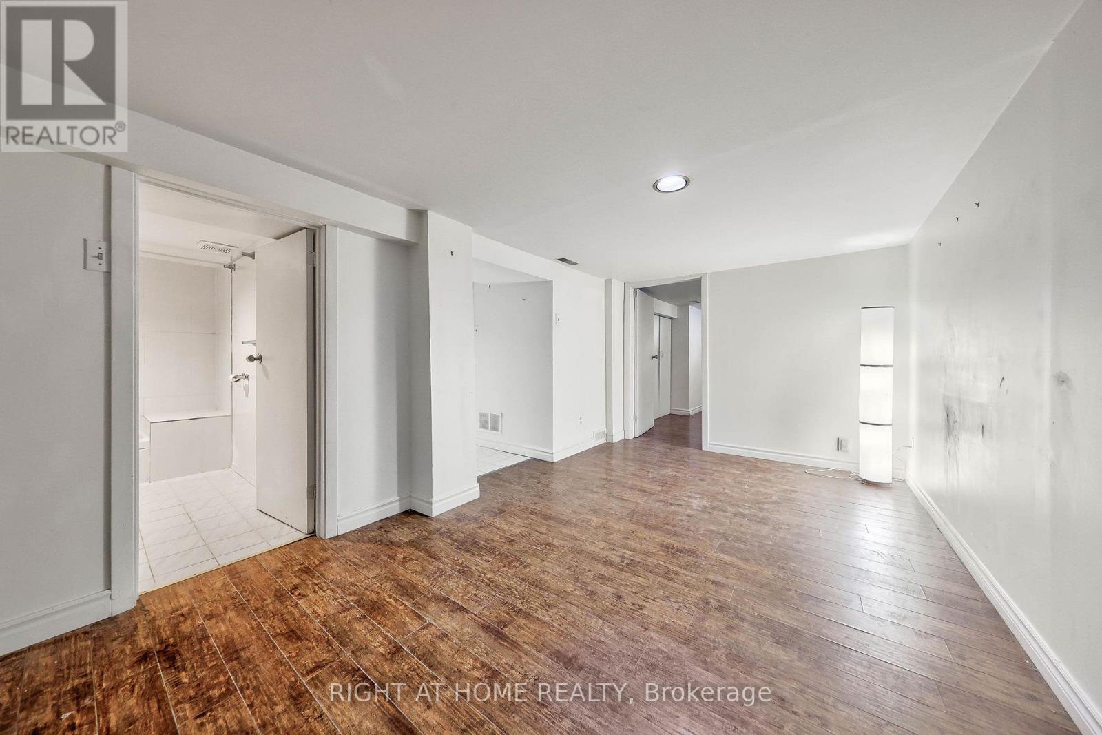 243 Coleridge Avenue, Toronto (woodbine-lumsden), Ontario