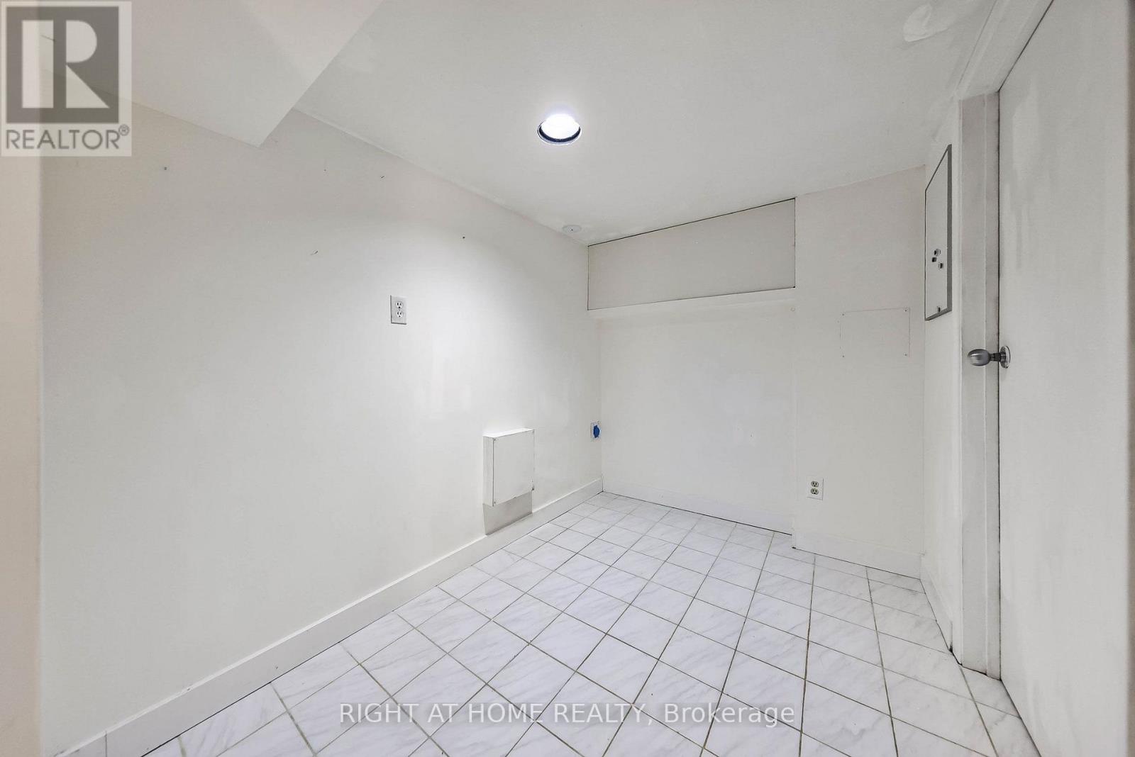 243 Coleridge Avenue, Toronto (woodbine-lumsden), Ontario