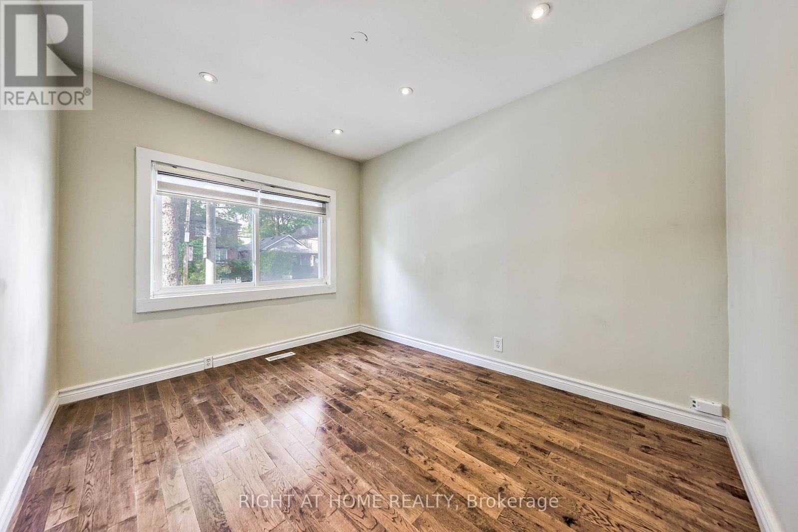243 Coleridge Avenue, Toronto (woodbine-lumsden), Ontario