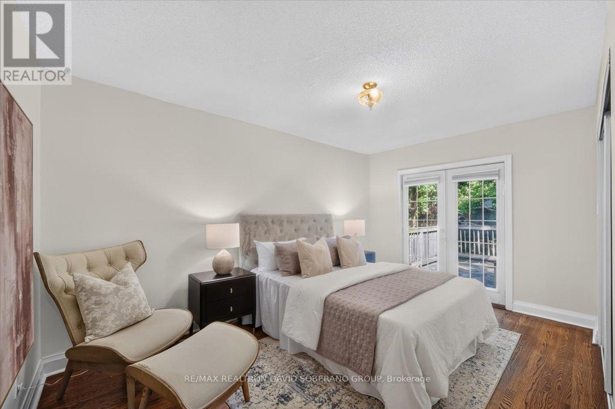 122 Mcgillivray Avenue, Toronto (bedford Park-nortown), Ontario