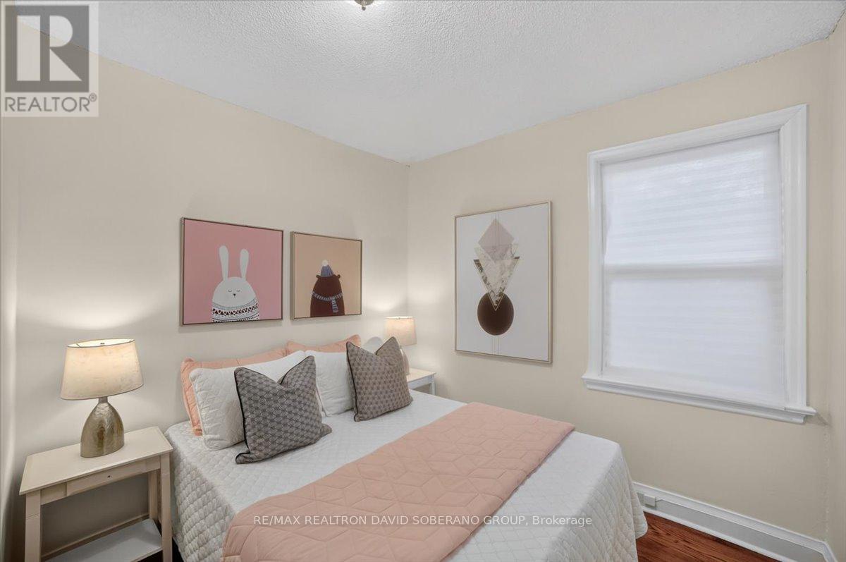 122 Mcgillivray Avenue, Toronto (bedford Park-nortown), Ontario