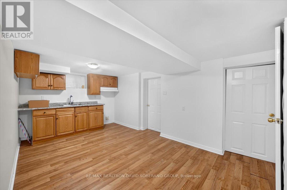 122 Mcgillivray Avenue, Toronto (bedford Park-nortown), Ontario