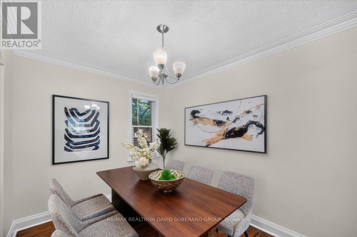 122 Mcgillivray Avenue, Toronto (bedford Park-nortown), Ontario