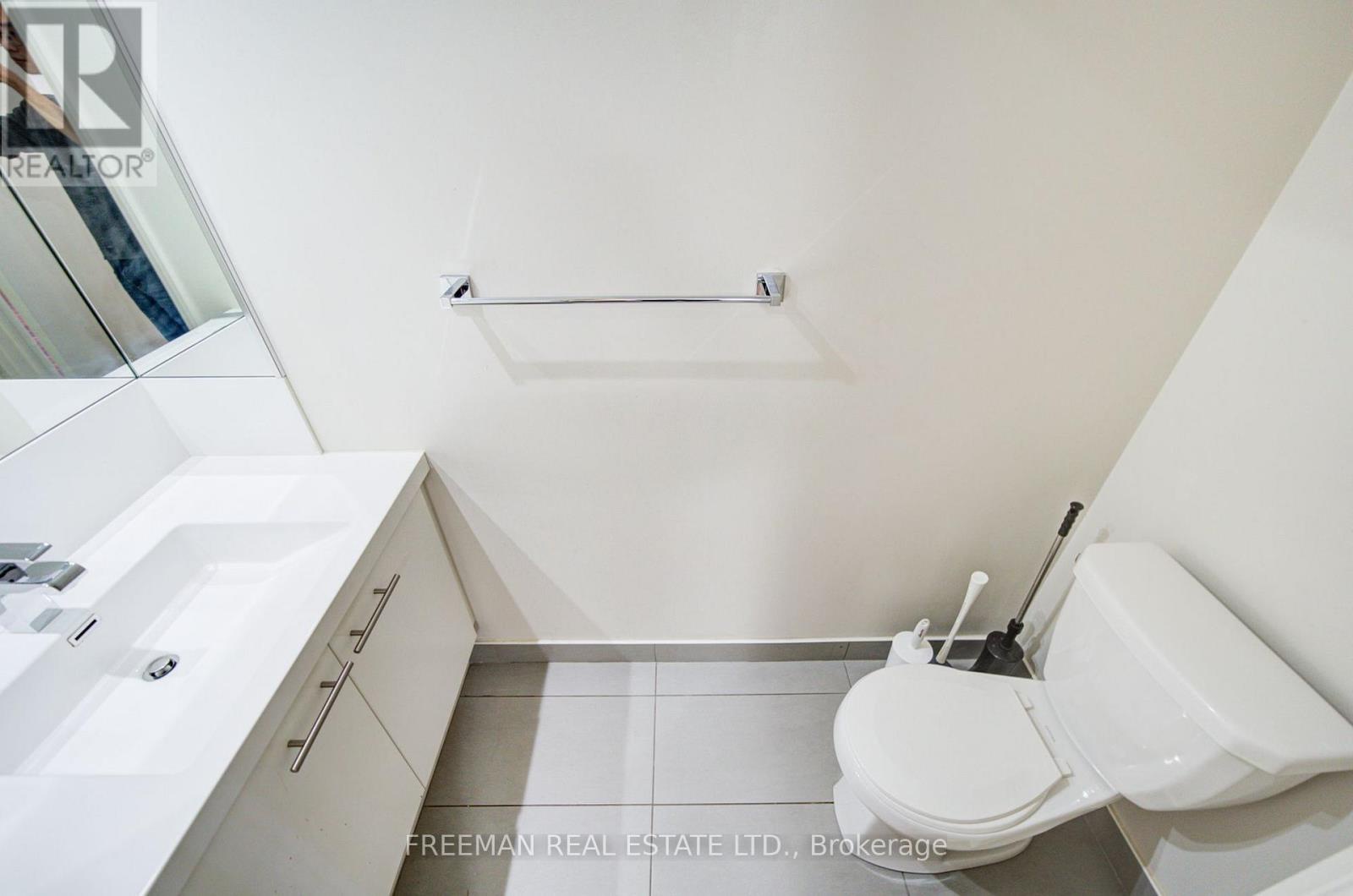 Th108 - 5 Valhalla Inn Road, Toronto (islington-city Centre West), Ontario