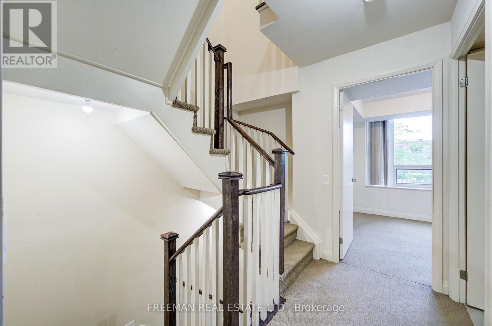 Th108 - 5 Valhalla Inn Road, Toronto (islington-city Centre West), Ontario