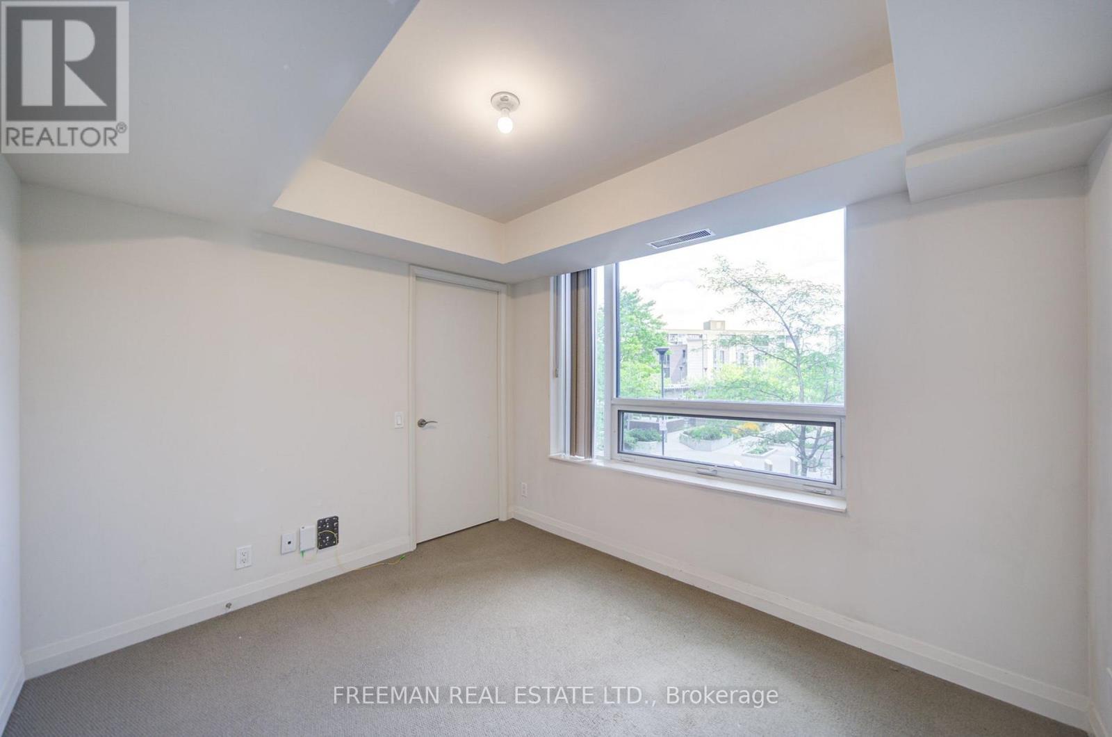 Th108 - 5 Valhalla Inn Road, Toronto (islington-city Centre West), Ontario