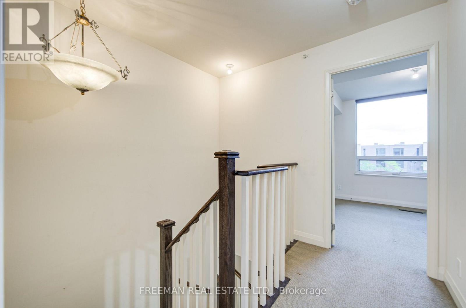 Th108 - 5 Valhalla Inn Road, Toronto (islington-city Centre West), Ontario