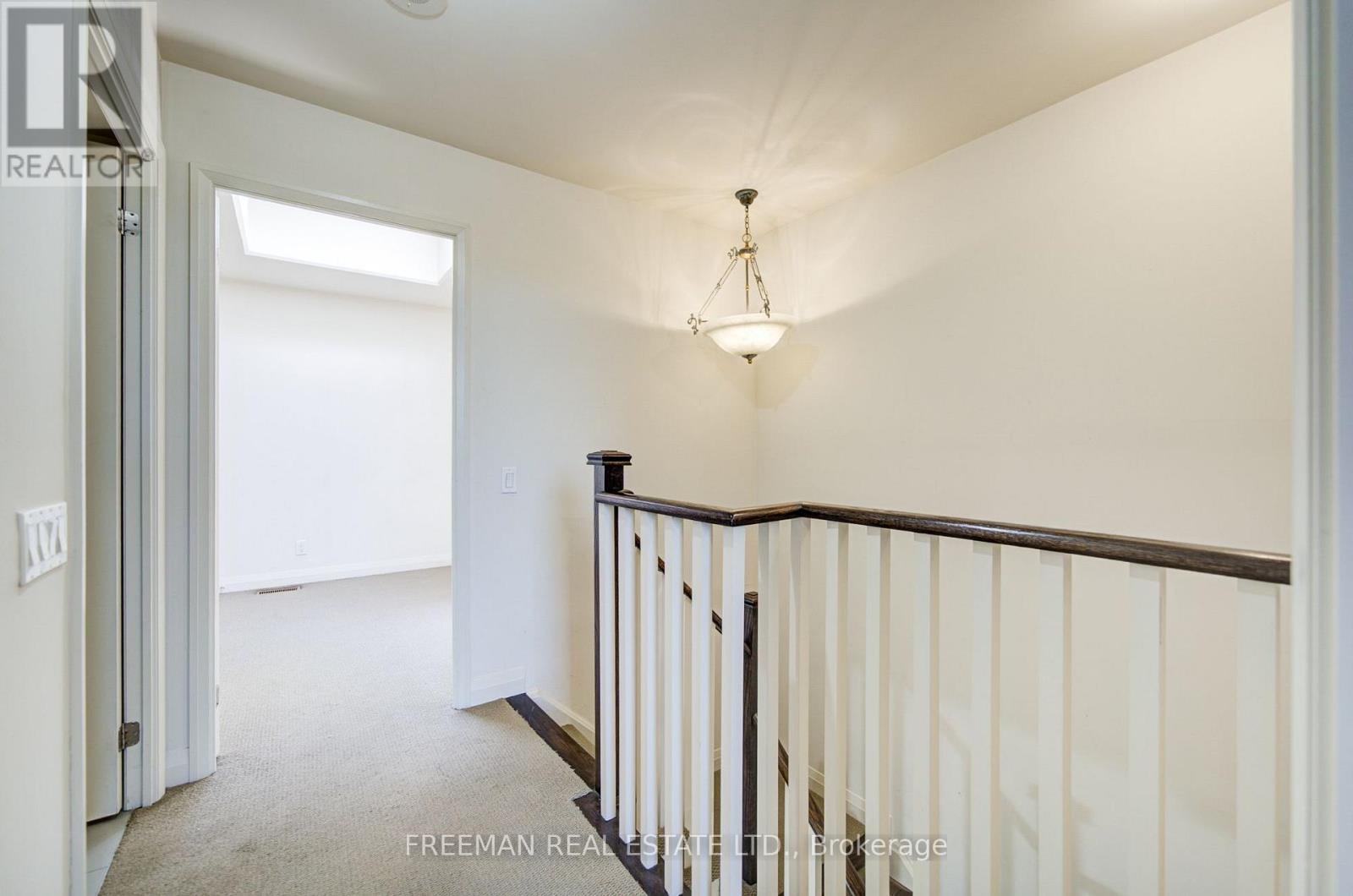 Th108 - 5 Valhalla Inn Road, Toronto (islington-city Centre West), Ontario