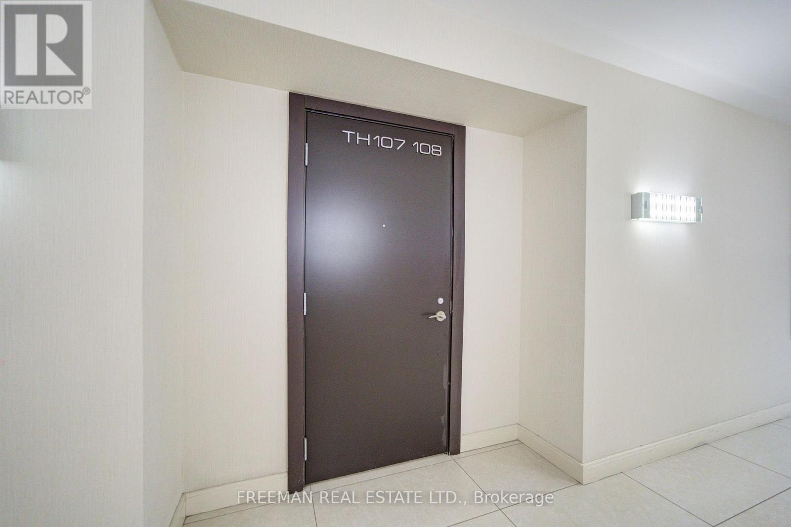 Th108 - 5 Valhalla Inn Road, Toronto (islington-city Centre West), Ontario