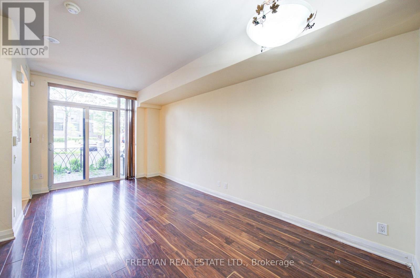 Th108 - 5 Valhalla Inn Road, Toronto (islington-city Centre West), Ontario