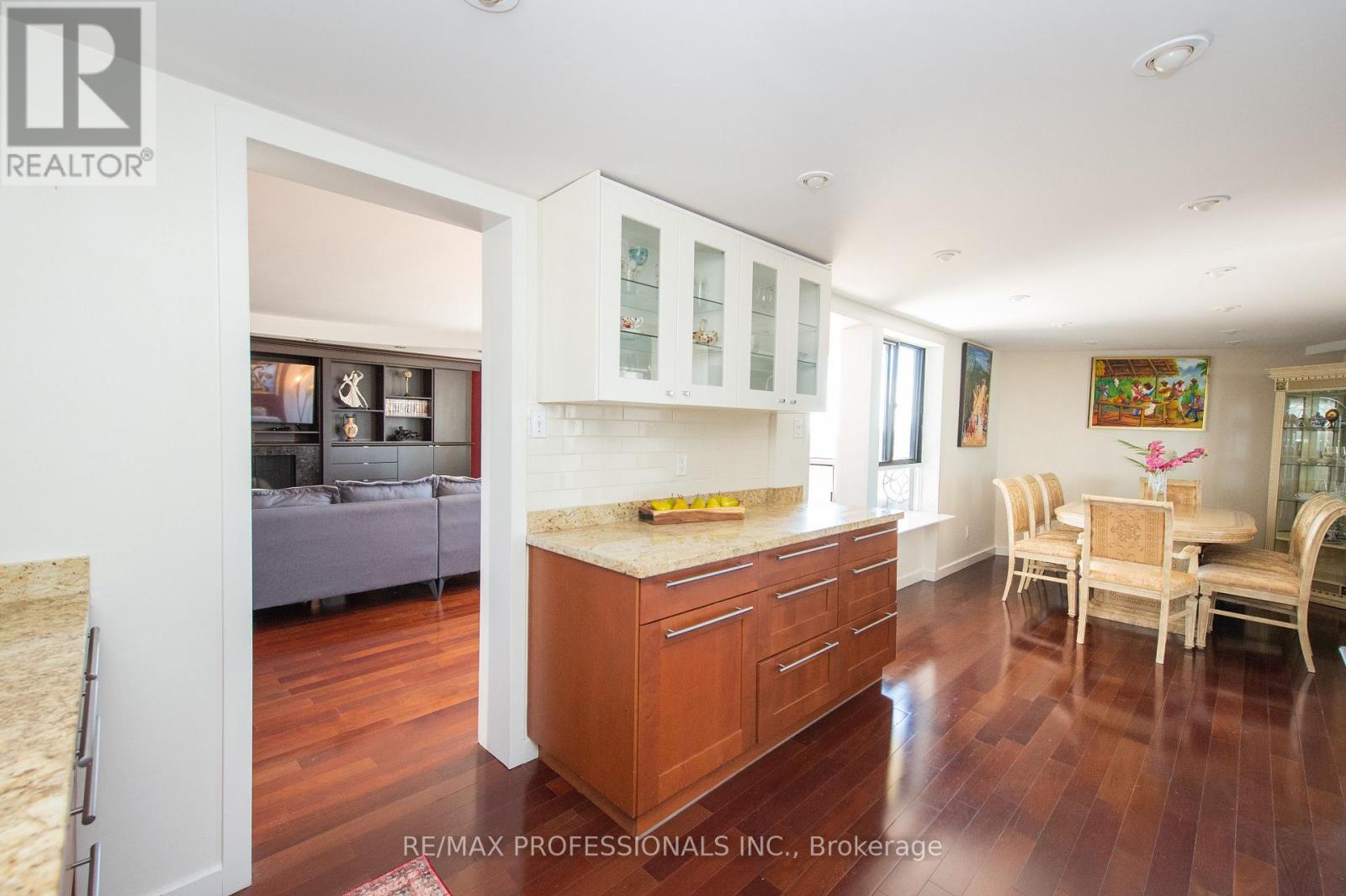 Ph08 - 296 Mill Road, Toronto (markland Wood), Ontario