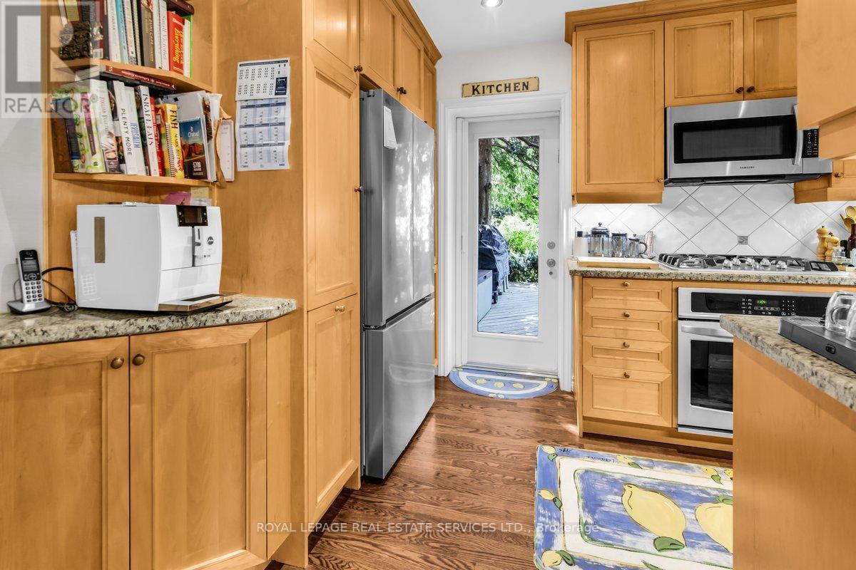 47 Coulson Avenue, Toronto (forest Hill South), Ontario