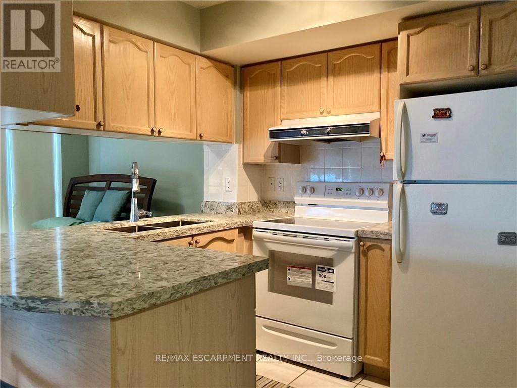 2304 - 909 Bay Street, Toronto (bay Street Corridor), Ontario