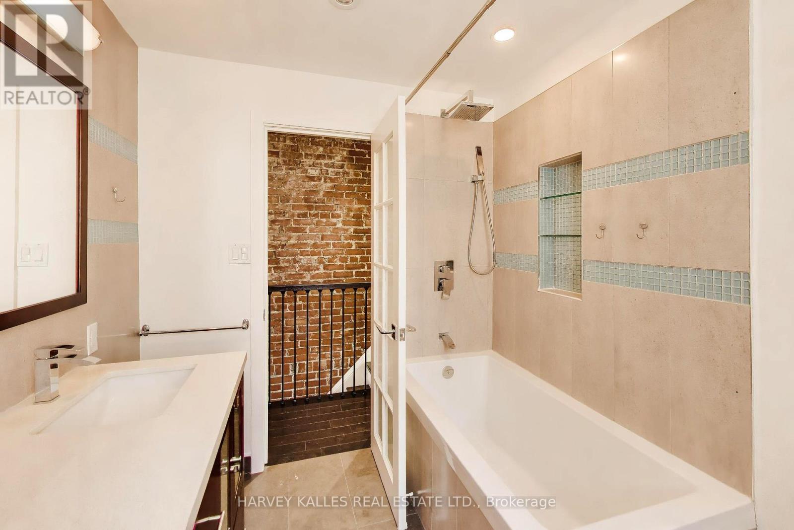 318 Sumach Street, Toronto (cabbagetown-south St. James Town), Ontario
