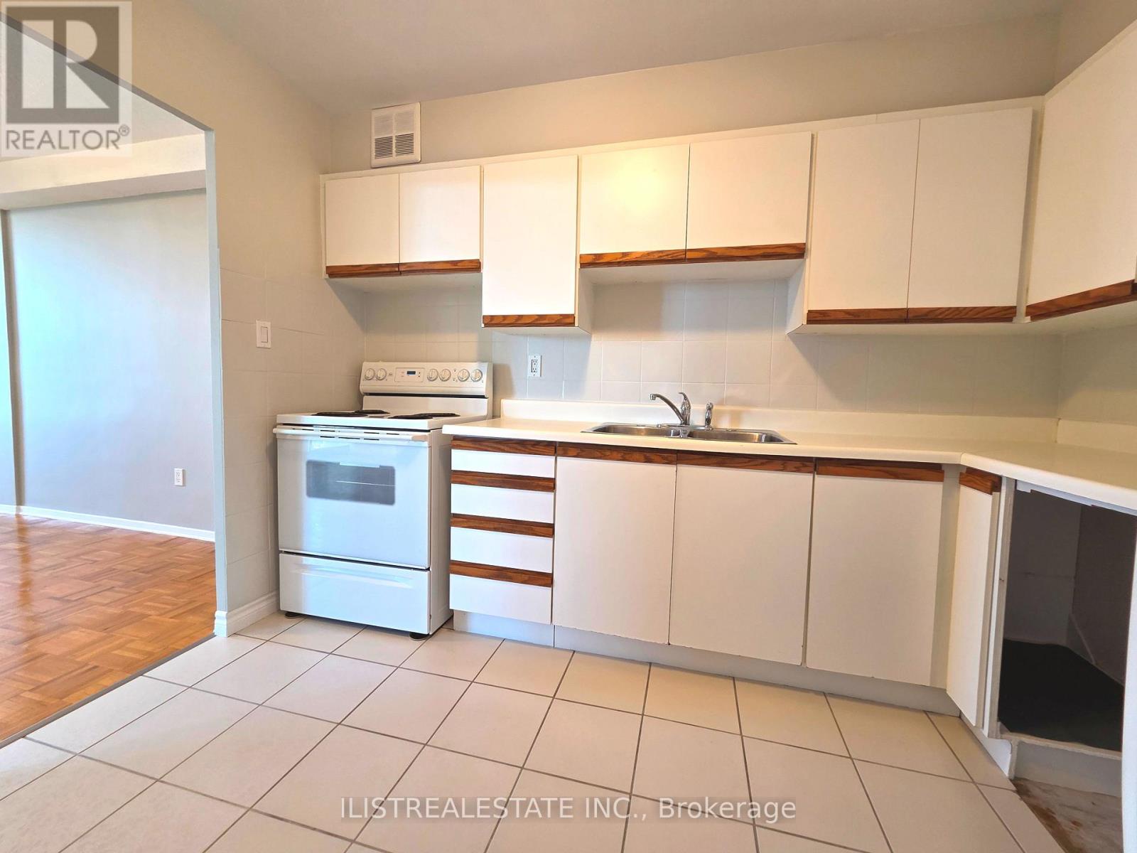 1808 - 20 Edgecliffe Golfway, Toronto (flemingdon Park), Ontario