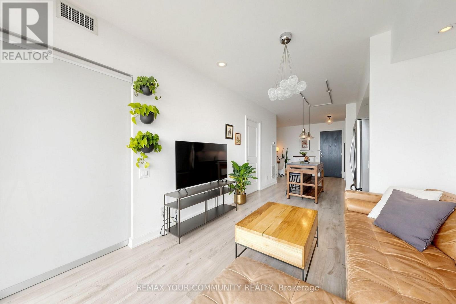 2304 - 105 The Queensway Avenue, Toronto (high Park-swansea), Ontario