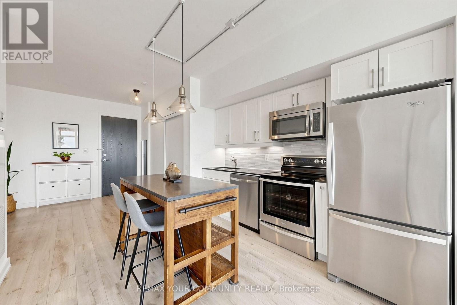 2304 - 105 The Queensway Avenue, Toronto (high Park-swansea), Ontario