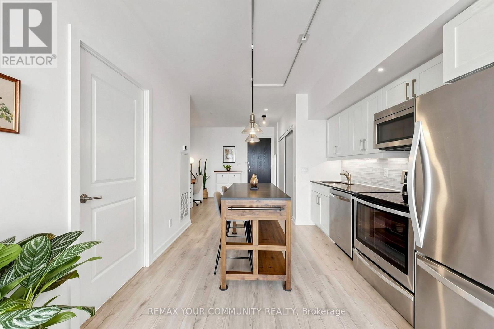 2304 - 105 The Queensway Avenue, Toronto (high Park-swansea), Ontario