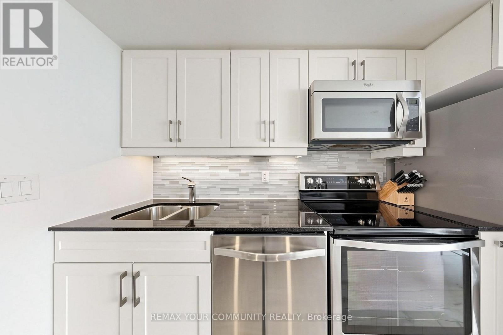 2304 - 105 The Queensway Avenue, Toronto (high Park-swansea), Ontario