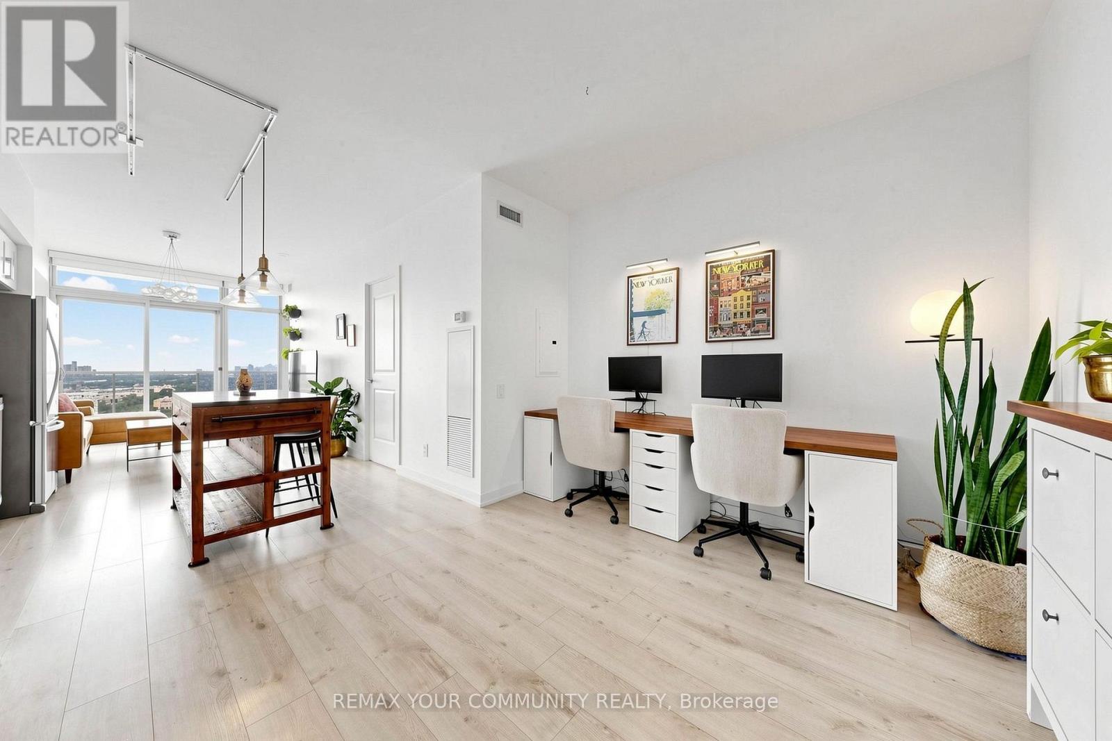 2304 - 105 The Queensway Avenue, Toronto (high Park-swansea), Ontario