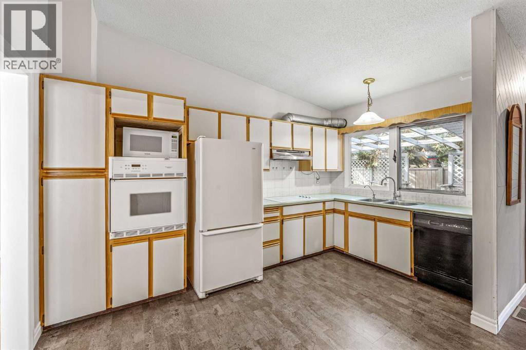 10607 Maplecreek Drive Se, Calgary, Alberta